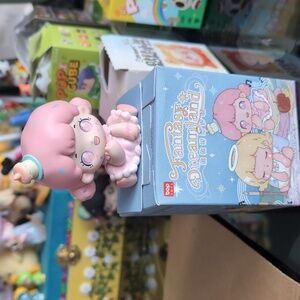 💥ADD (1) Baobao 'Fantasy Dreamland" Figure To An Existing Bundle For Only $20